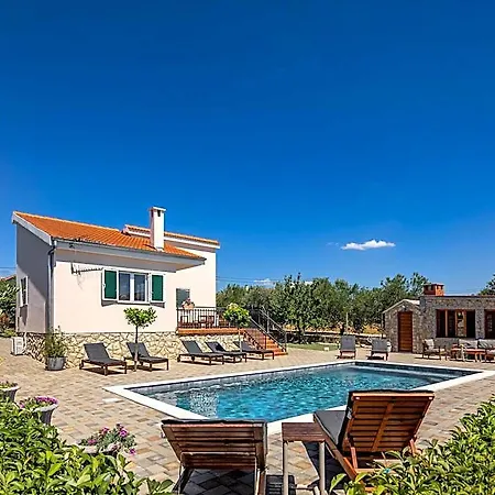Hotel In Polaca With Pool Near National Parks
