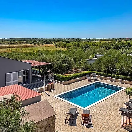 In Polaca With Pool Near National Parks Vrana (Zadar)