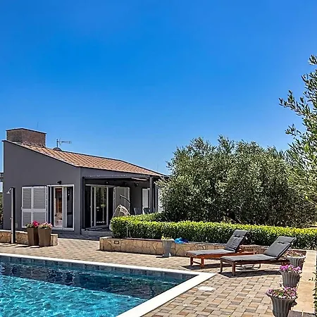 Hotel In Polaca With Pool Near National Parks